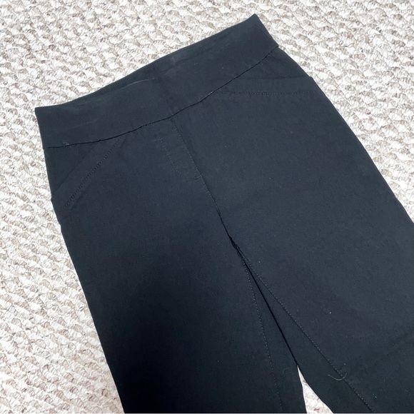 2 for $20 or 5 for $40
ALIA BERMUDA SHORTS - SIZE 8P - Picture 2 of 5